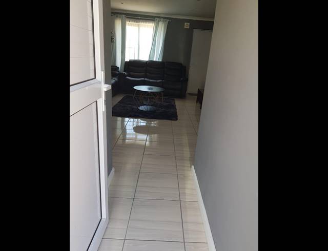 2 BEDROOM HOUSE FOR SALE IN TABLE VIEW